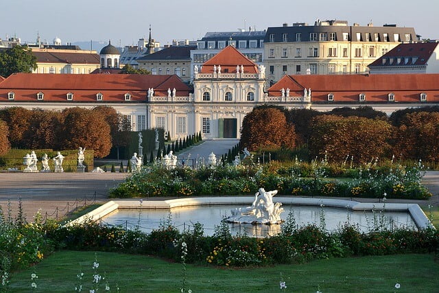 Lower belvedere Palace in vienna with fountain
